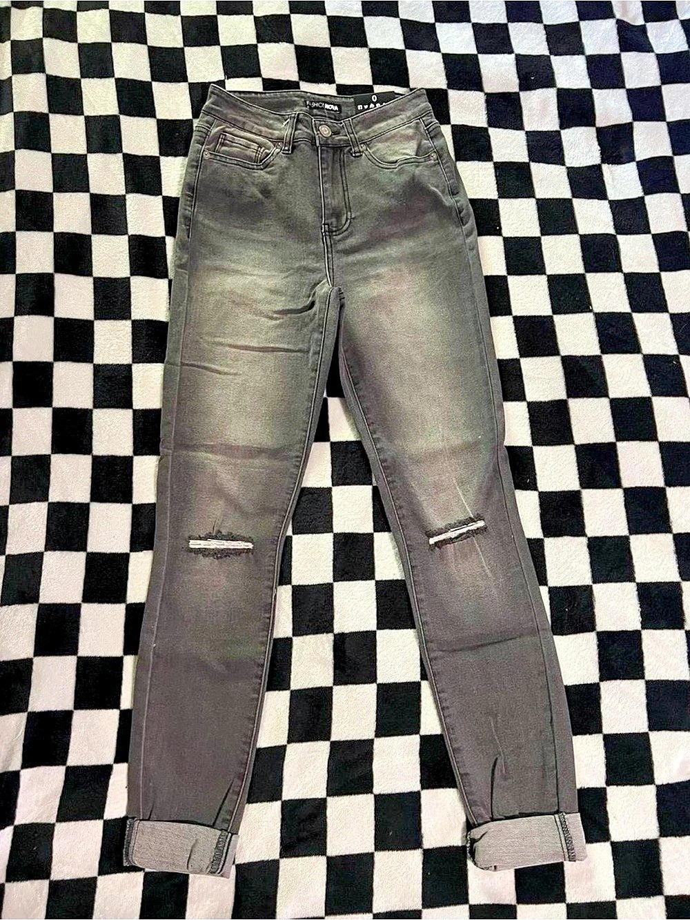 Fashion Nova Conquer Your Fears Ripped Skinny Jeans Skinny Jeans Gray Size 0 NWT